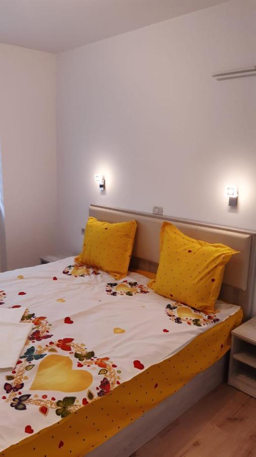 Calypso Rooms Фегераш Екстер'єр фото