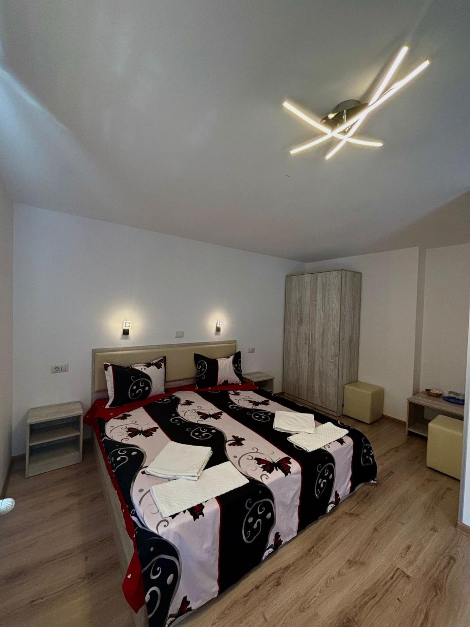 Calypso Rooms Фегераш Екстер'єр фото